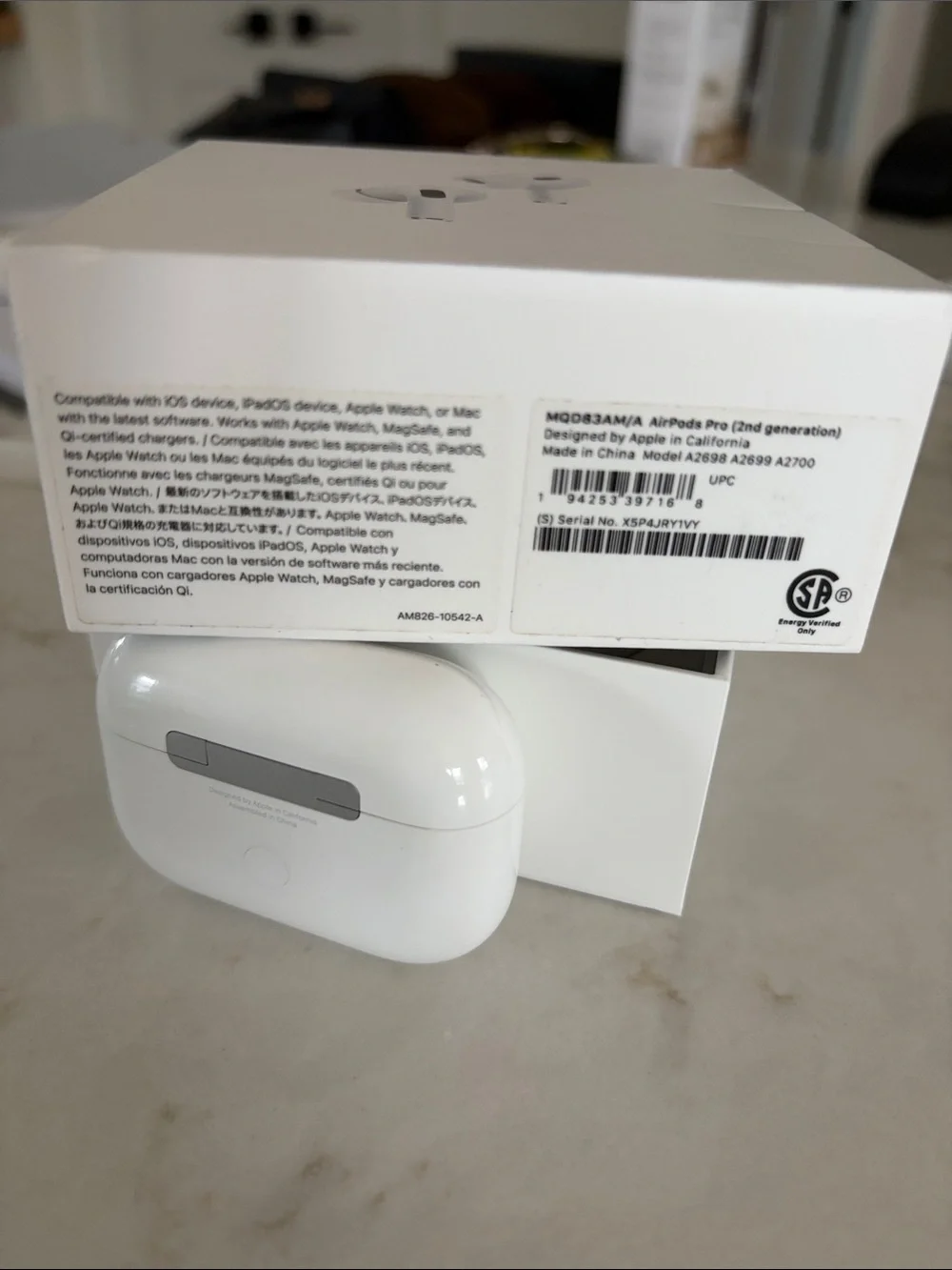 Apple White Wireless Earbuds with Charging Case